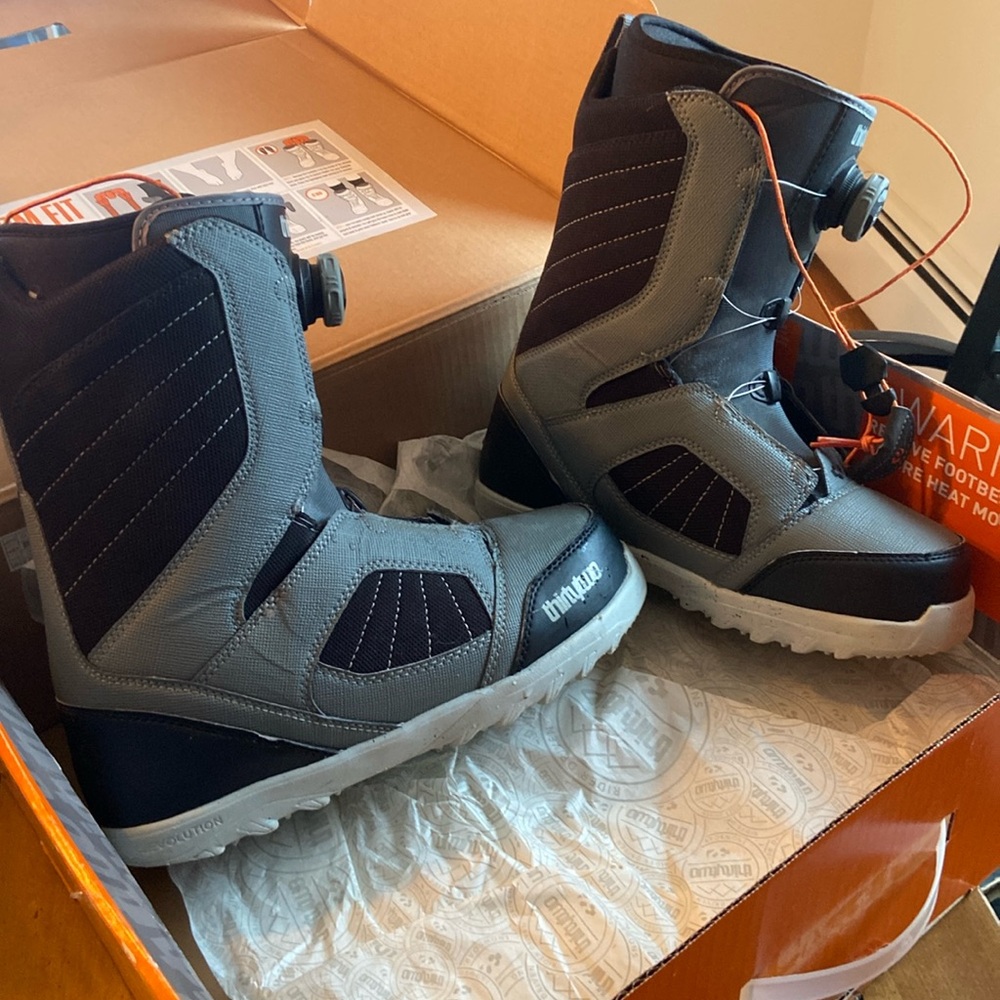 Snow board boots -Thirty Two brand - like new condition size 9